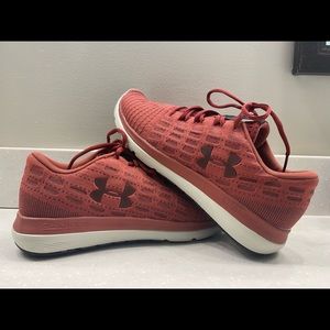 Men’s Size 10.5 Under Armour Charged Shoes!